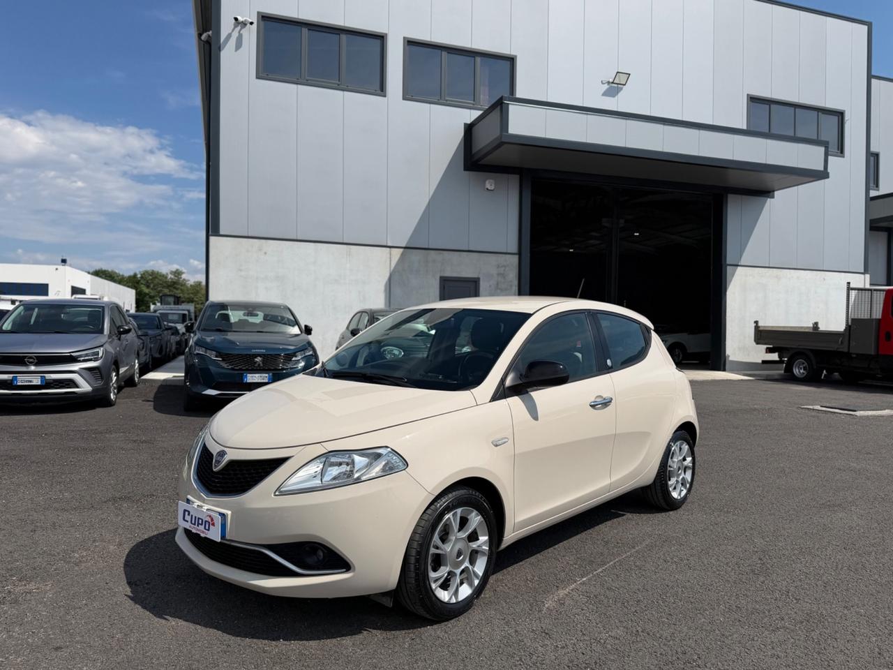 Lancia Ypsilon 1.2 69 CV 5 porte Gold Opening Edition