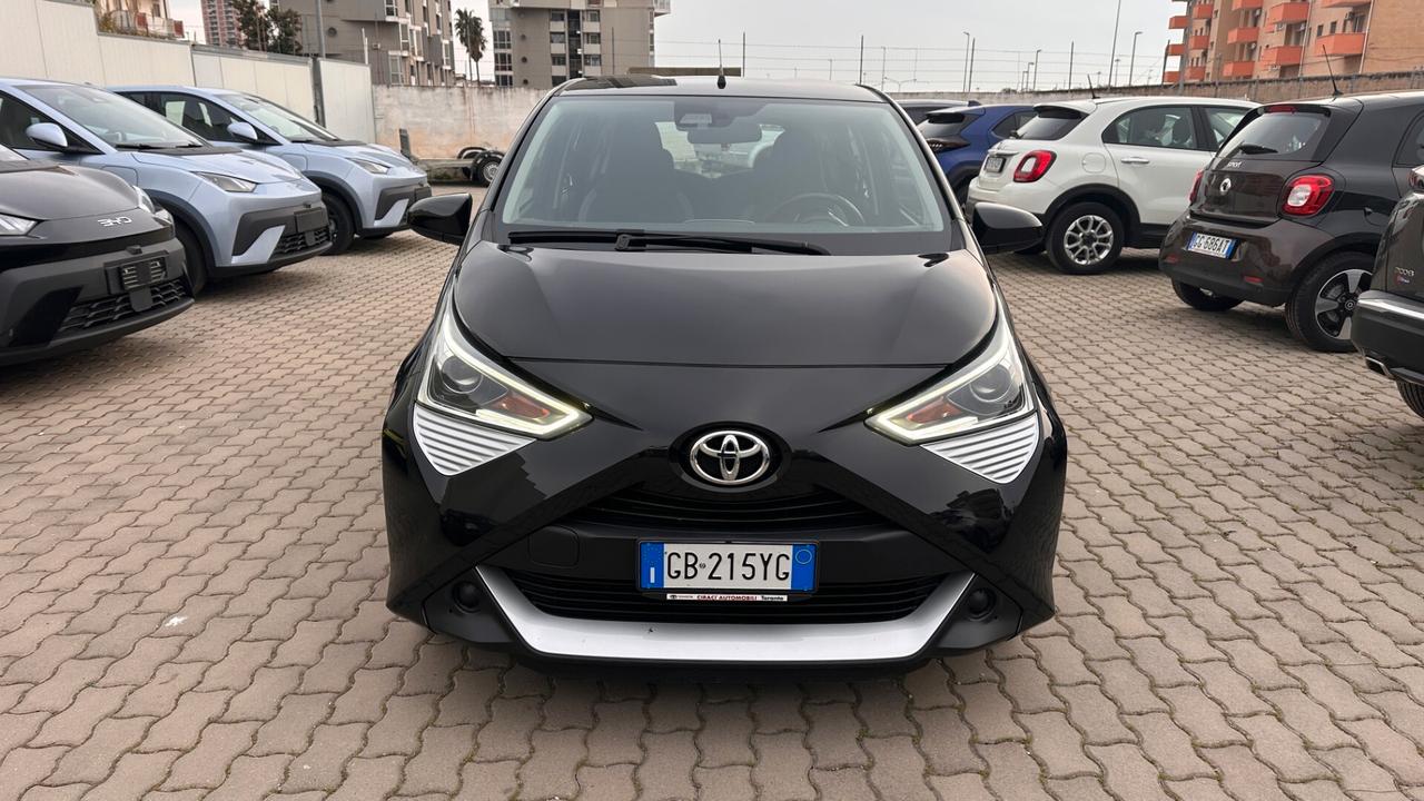 Toyota Aygo Connect 1.0 VVT-i 72 CV 5 porte x-play