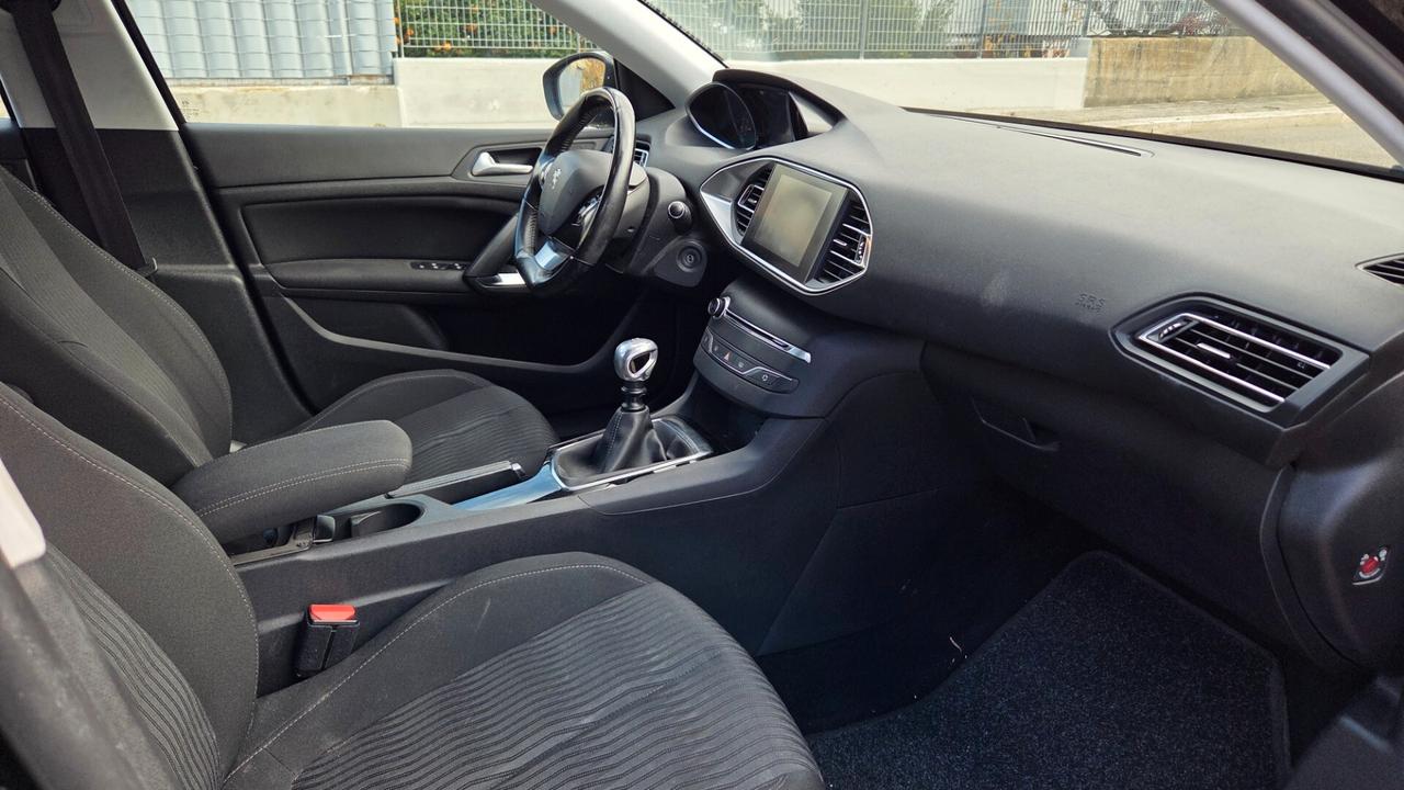 Peugeot 308 BlueHDi 120 S&S SW Allure