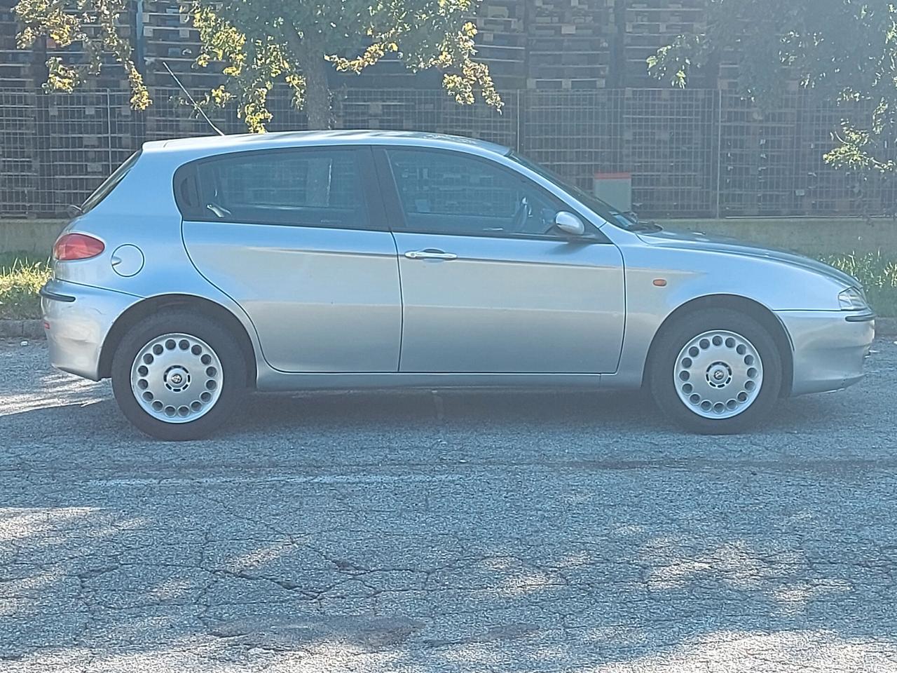 Alfa Romeo 147 1.9 JTD (115 CV) cat 5p. Distinctive