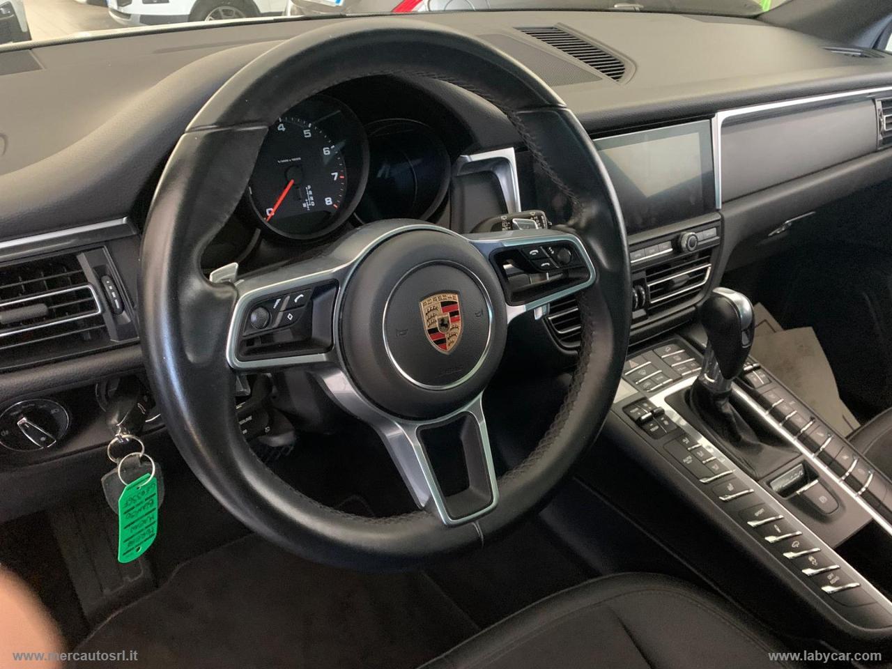 PORSCHE Macan 2.0