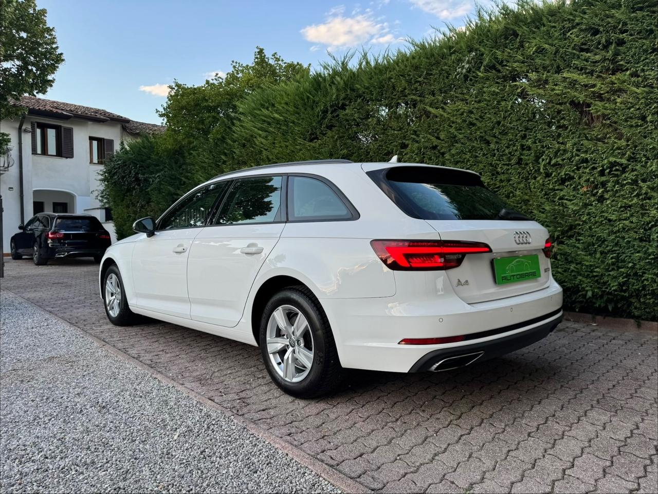 Audi A4 Avant 30 TDI S tronic Design