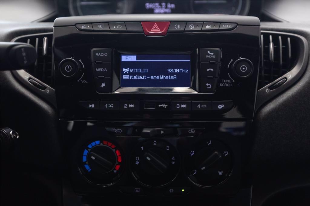 LANCIA Ypsilon 1.0 firefly hybrid Silver s&s 70cv 5p.ti del 2021