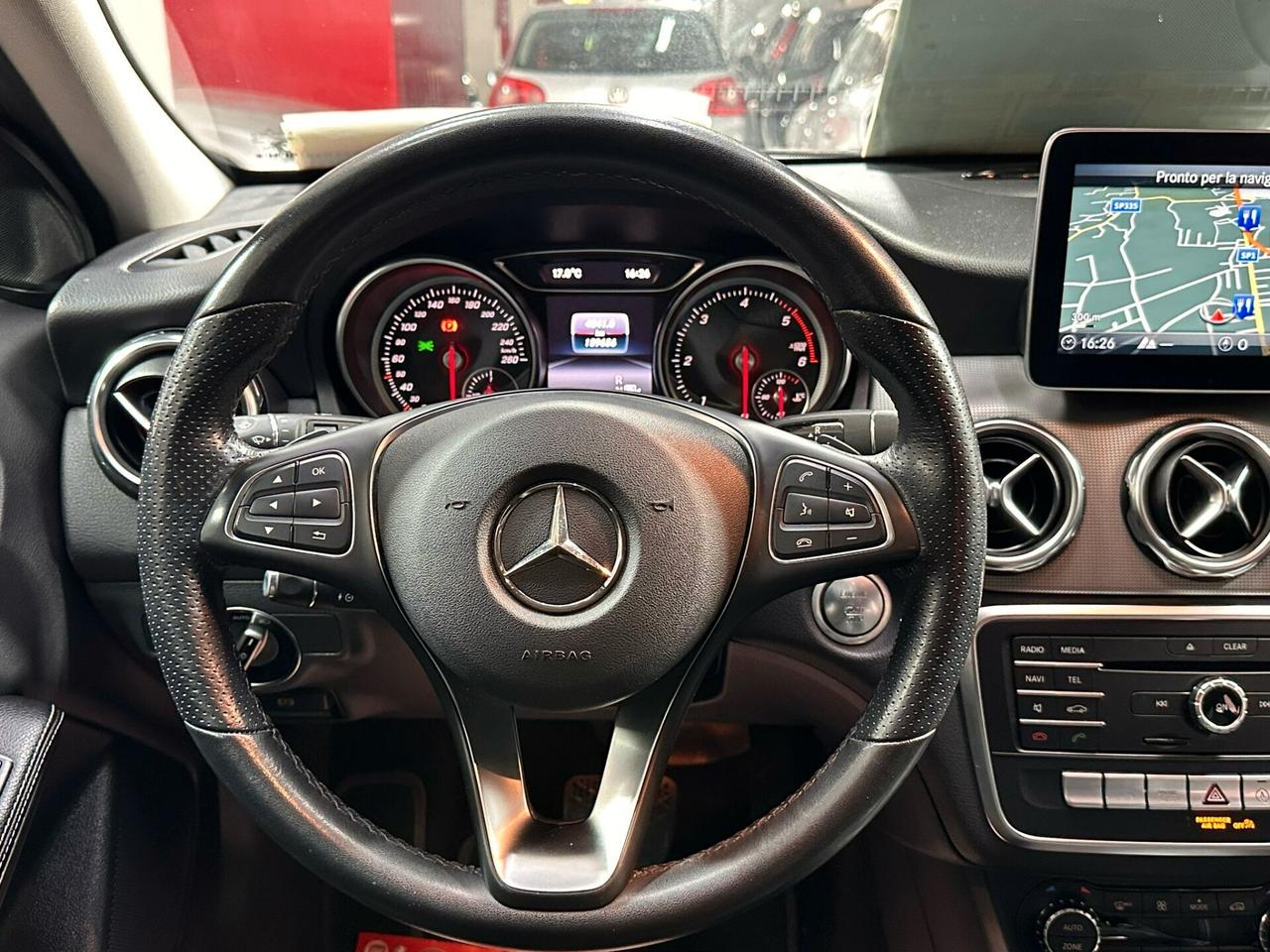 Mercedes GLA 2.1 136cv 200 d Premium - 2019