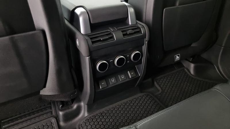 Land Rover Defender 110 3.0D I6 200 CV AWD Auto SE Autocarro N1