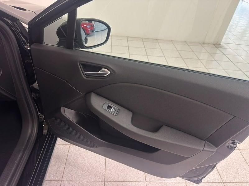 Renault Clio E-Tech Hybrid 1.6 Hybrid E-TECH 103KW BUSINESS AUTOCARRO N1