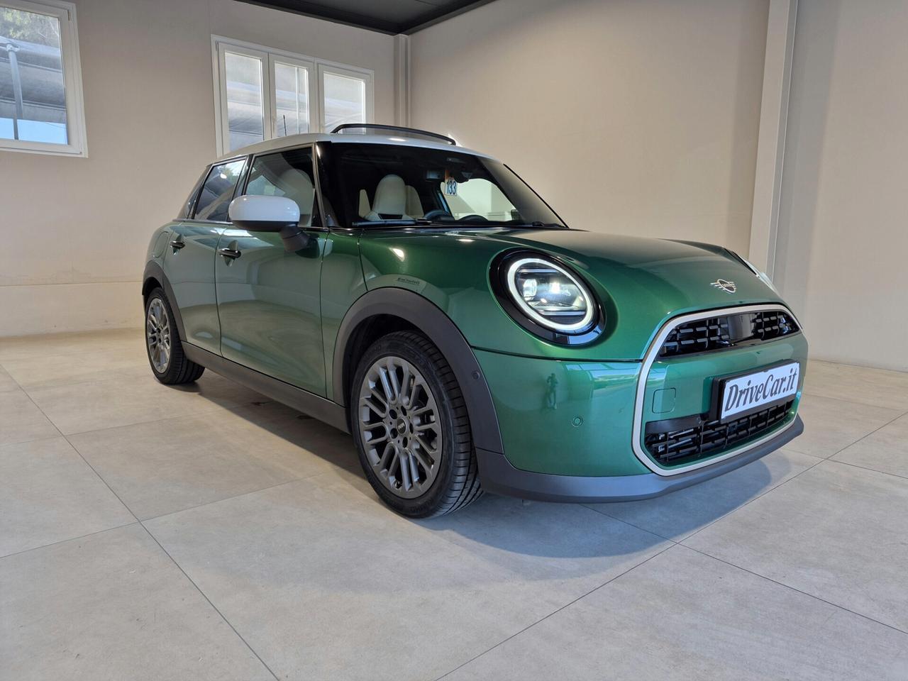 MINI Cooper C STEPTRONIC TETTO PELLE LED NAVI CARPLAY RETROCAM. HEAD UP DISPLAY WIRELESS VOLANTE RISCALDABILE JCW
