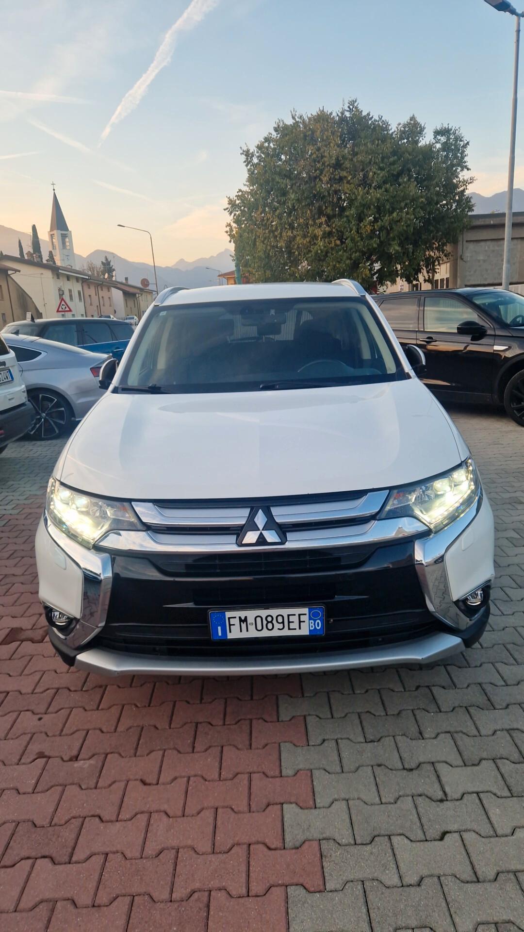 Mitsubishi Outlander 2.2 DI-D 4WD 7p.. garantito 12M
