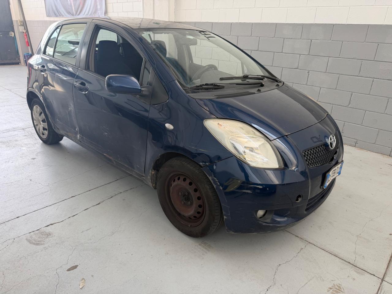 Toyota Yaris 1.0 5 porte Sol