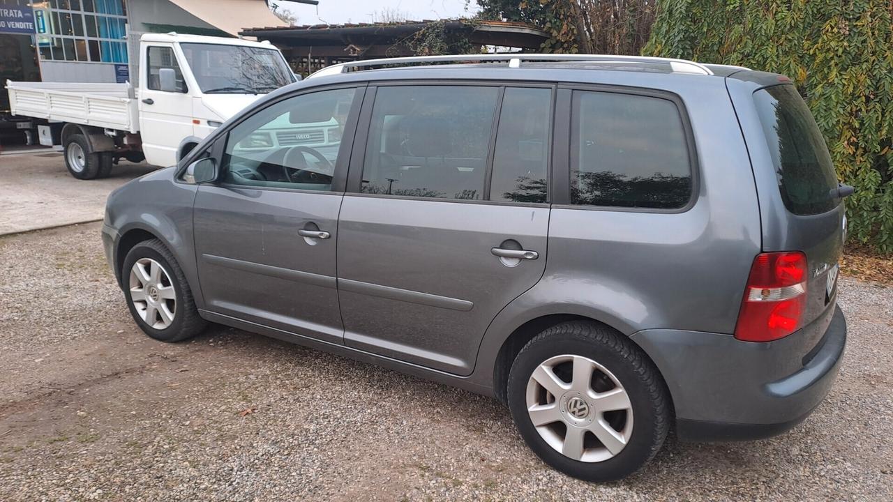 Volkswagen Touran 2.0 TDI Cambio AUTOMATICO