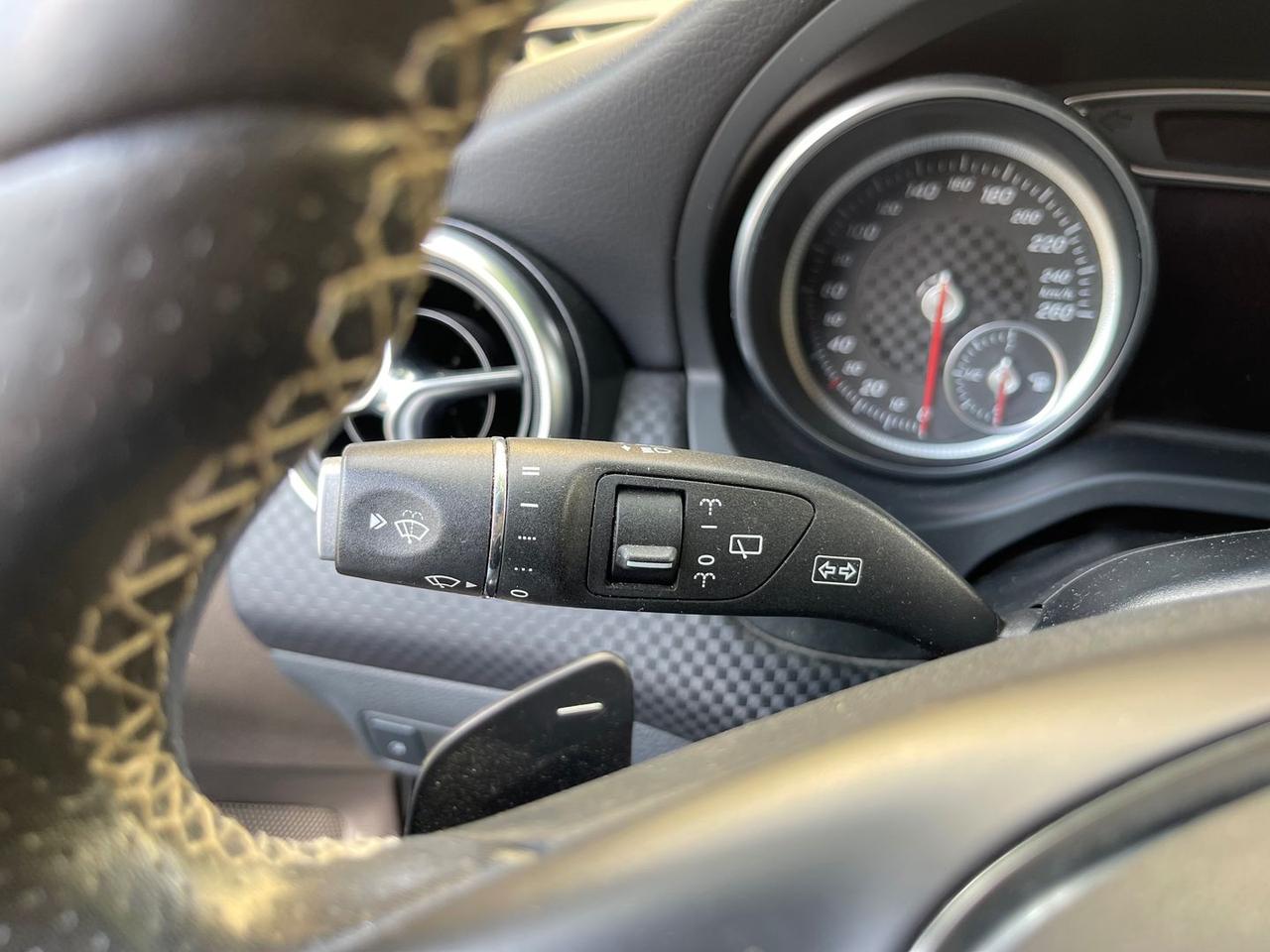 Mercedes-Benz A 200 Business A 200 D