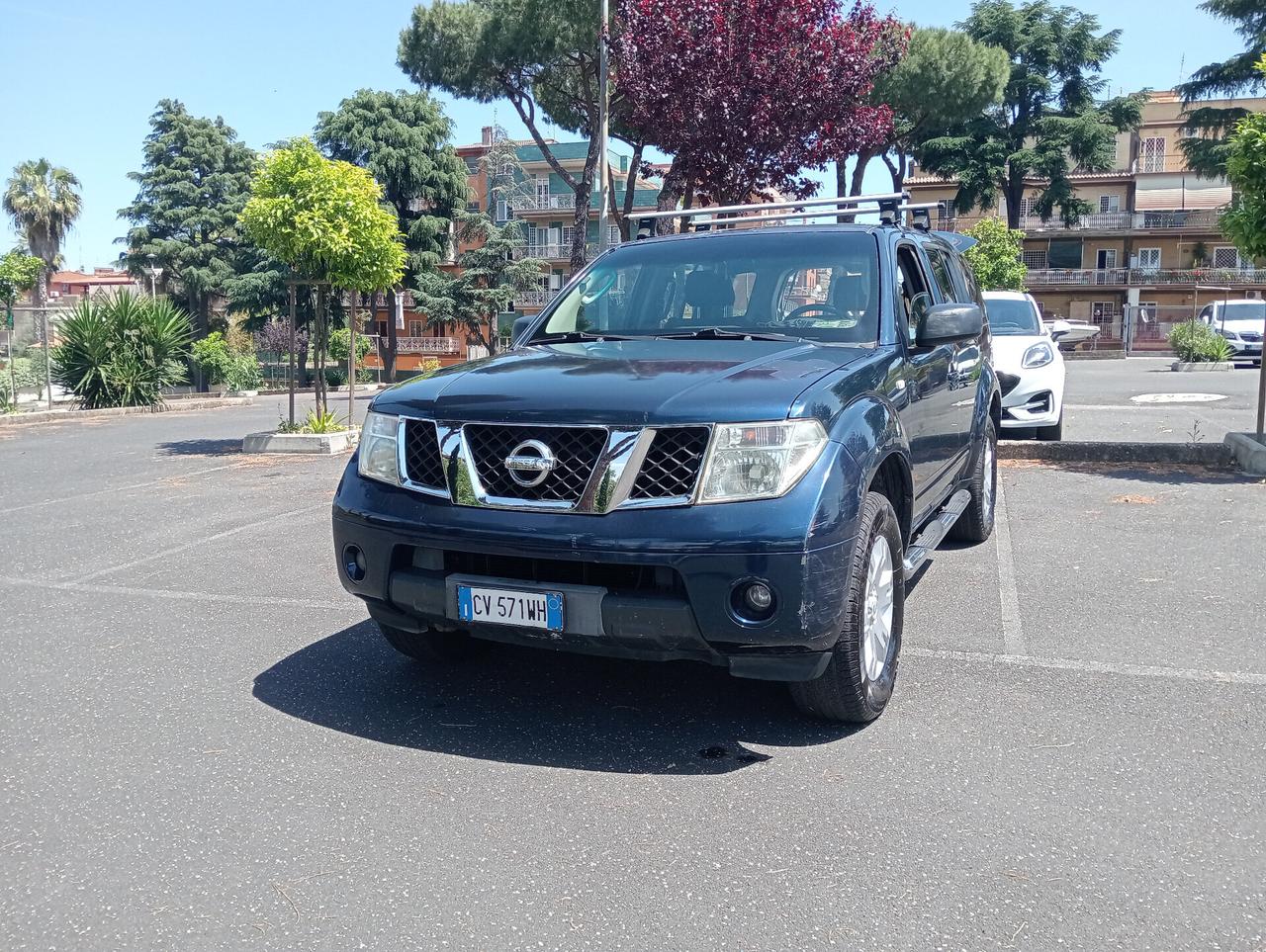 Nissan Pathfinder 2.5 dCi SE gancio traino a libretto
