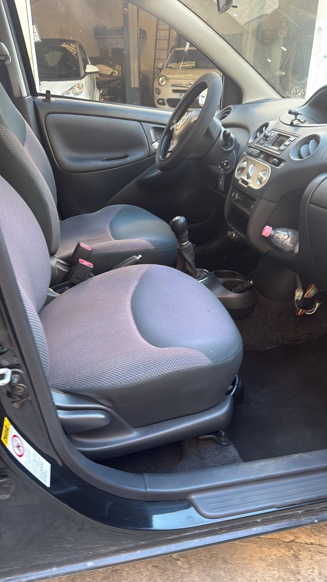 Toyota Yaris 1.4 tdi D-4D cat 5 porte Sol