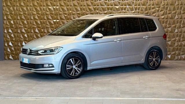 Volkswagen Touran 2.0 TDI 150 CV SCR DSG Executive BlueMotion Tech. 7 POSTI