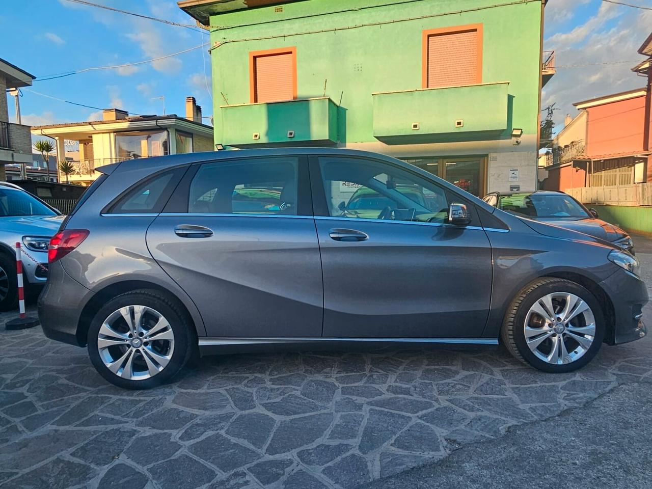 Mercedes-benz B 180 d Premium