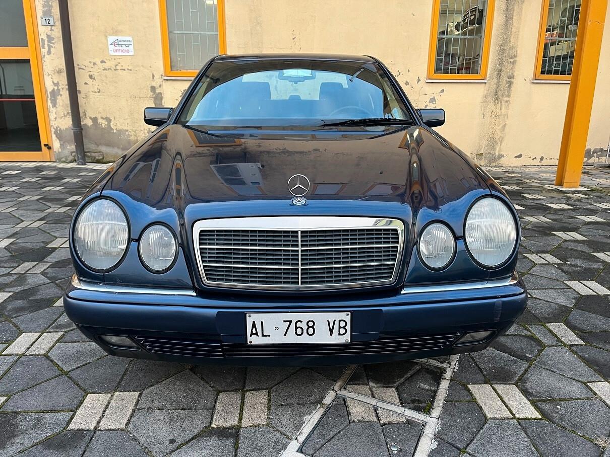 Mercedes-benz E 200 cat Elegance