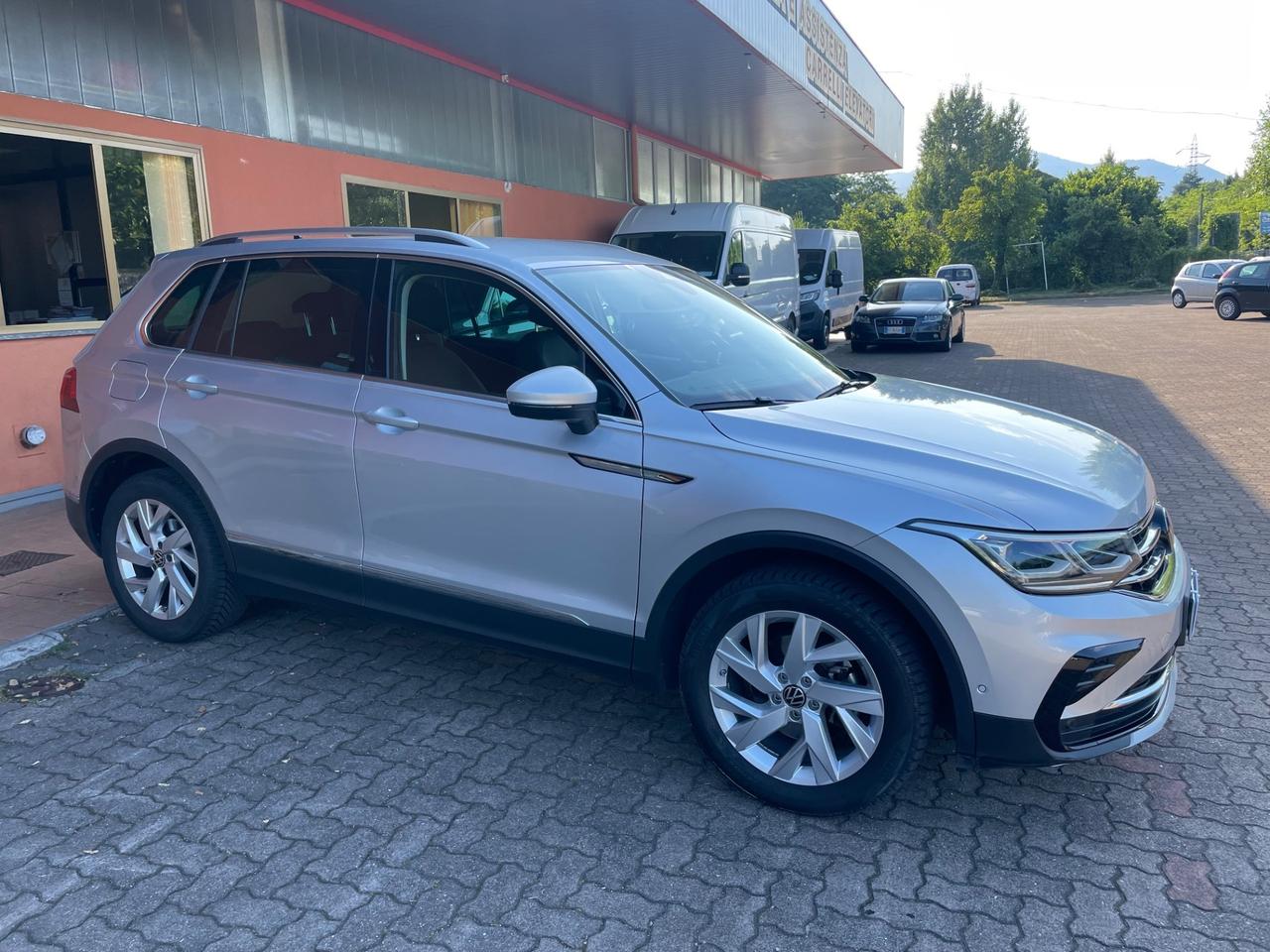 Volkswagen Tiguan 2.0 TDI 150 CV SCR DSG Elegance Telec.360
