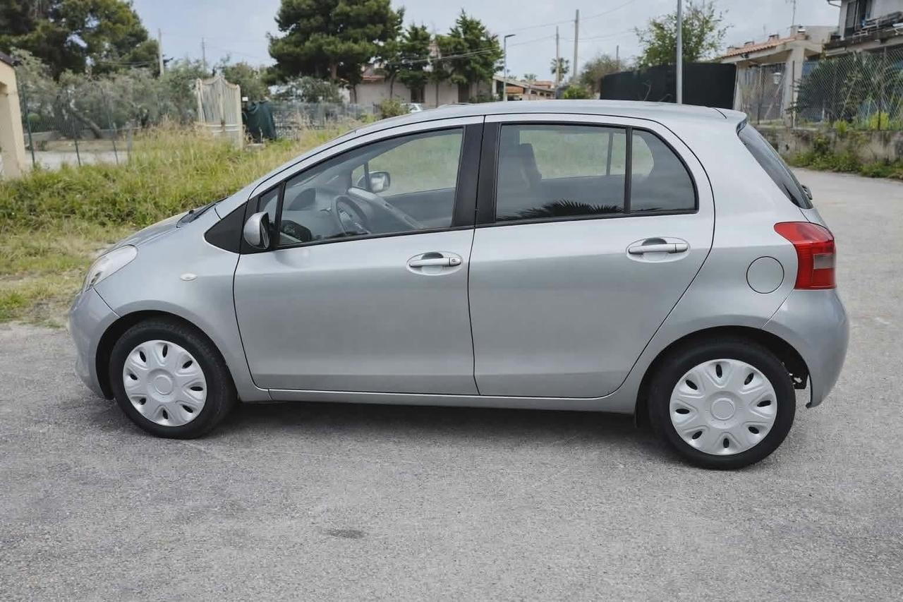 Toyota Yaris 1.0 Benzina 5 porte Full Optional NUOVA