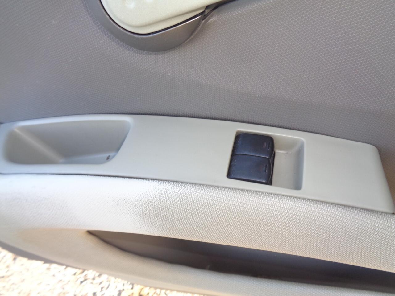 Nissan Micra 1.0 16V 3 porte