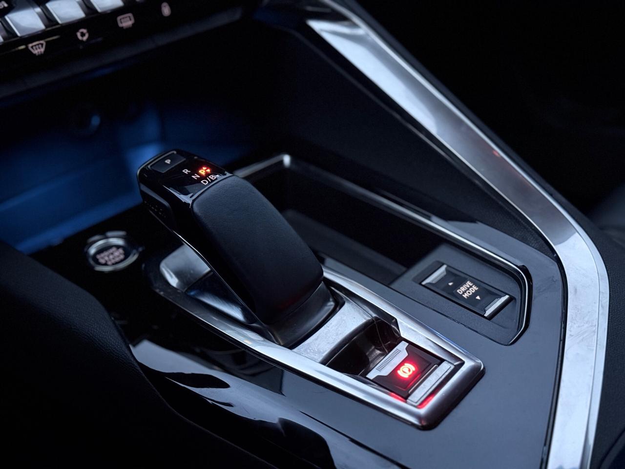 Peugeot 3008 Hybrid 225 e-EAT8 Allure