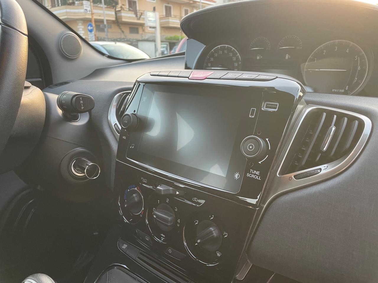 LANCIA YPSILON 1.0 BENZINA 70 (CV) 2022