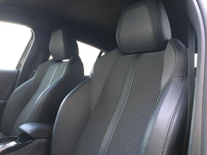 Peugeot 208 PureTech 130 EAT8 GT 5p PARI AL NUOVO * ACCESSORIATA