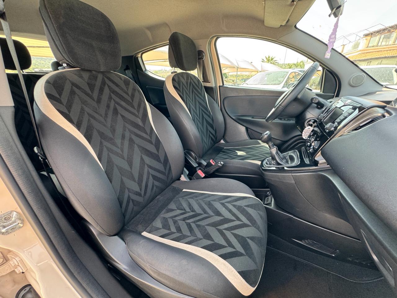 Lancia Ypsilon 1.3 MJT 16V 95 CV 5 porte S&S Silver