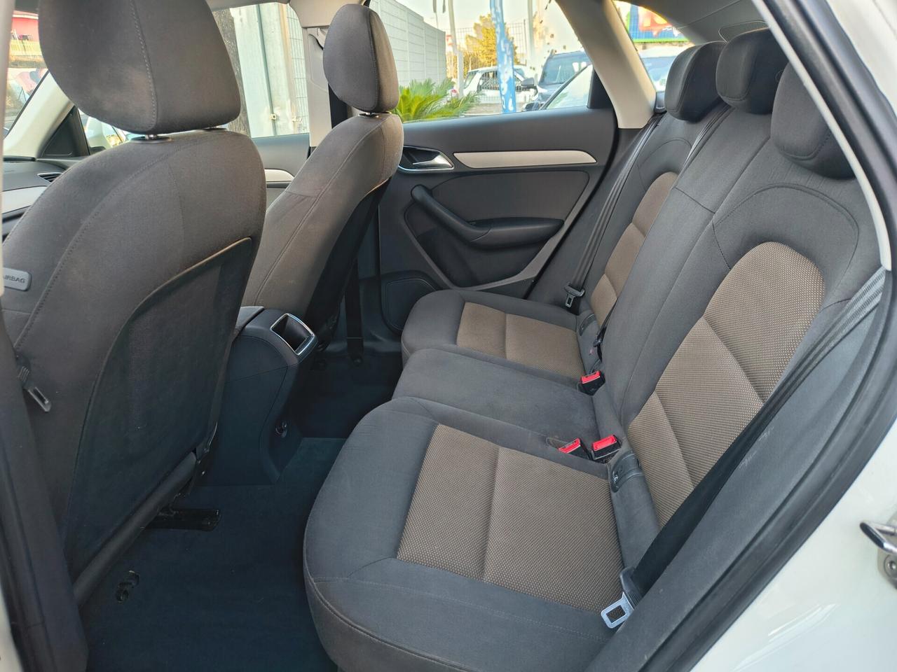 AUDI Q3 2.0 DIESEL TETTO PANORAMICO UNICOPROPRIETA