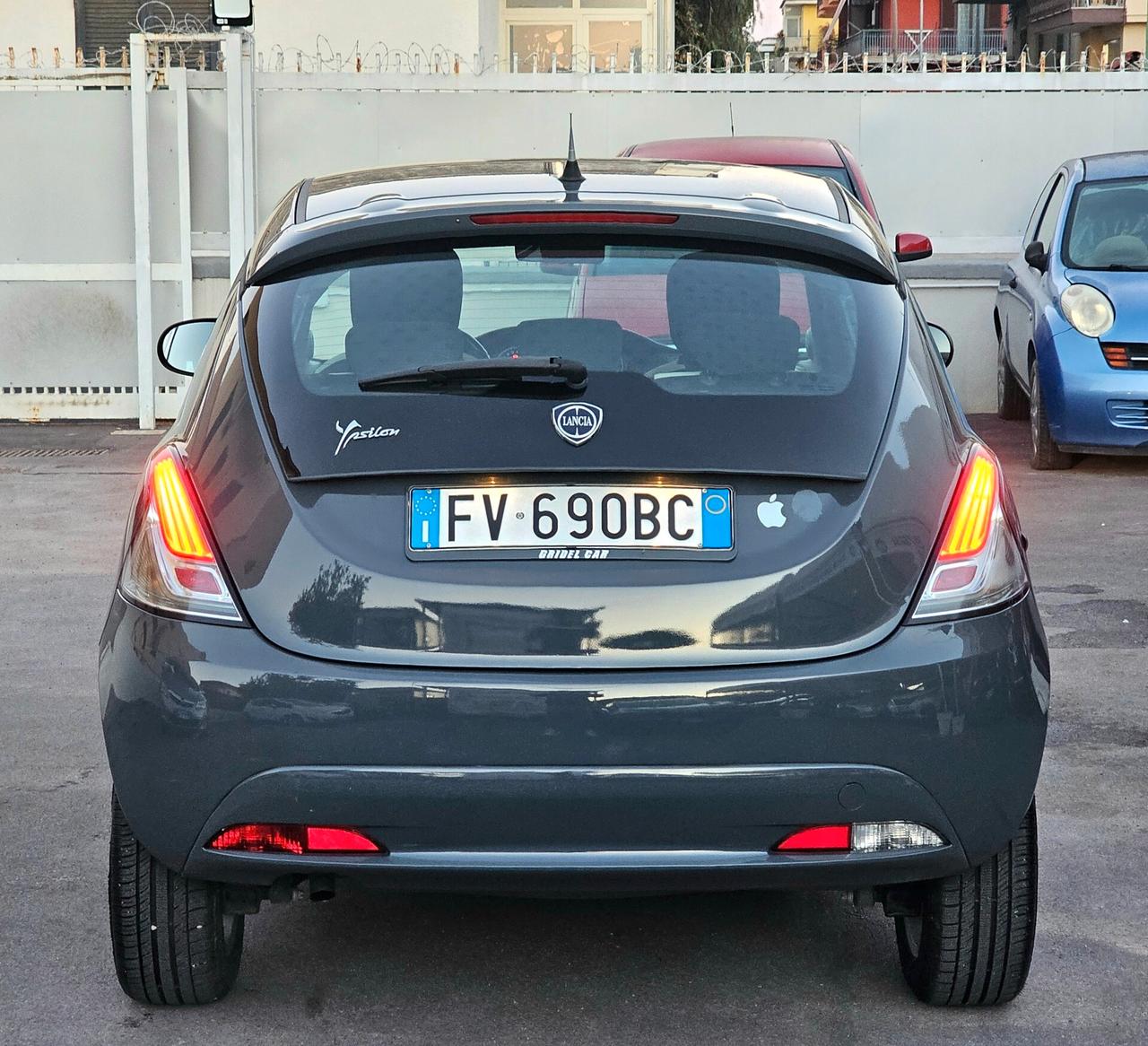 Lancia Ypsilon 0.9 TwinAir 85 CV 5 porte S&S DFN Silver