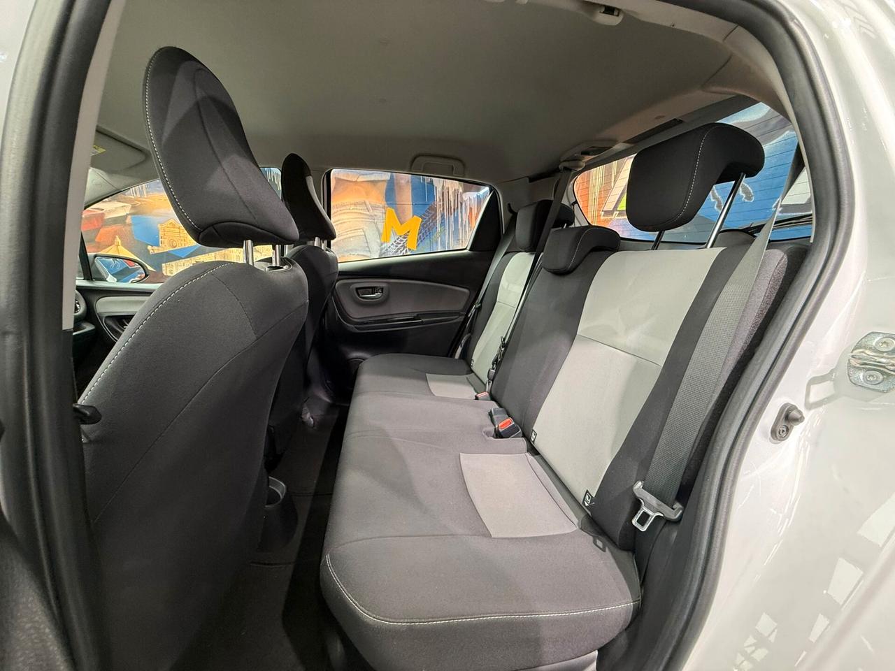 Toyota Yaris 1.5 Hybrid 5 porte Active berlina 2 volumi (940)