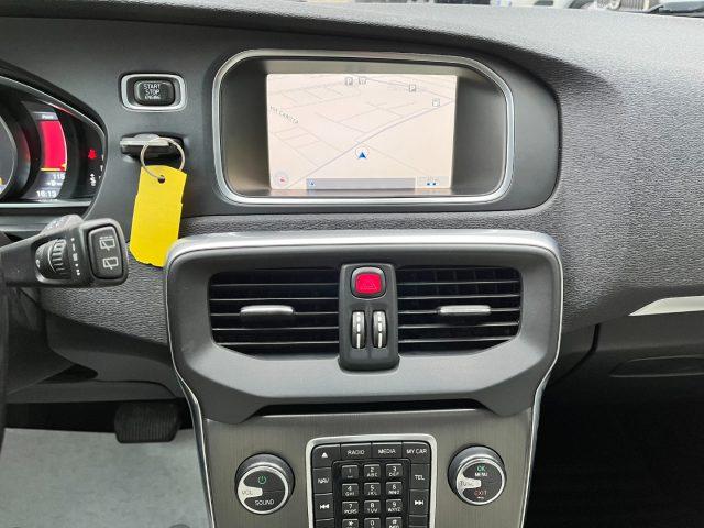 VOLVO V40 D3 Geartronic Momentum