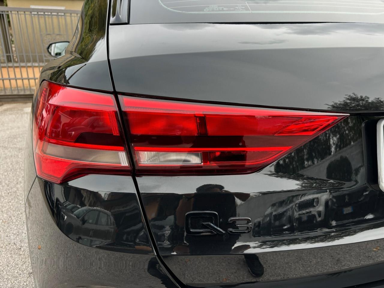 Audi Q3 35 TDI S tronic IDENTITY BLACK - S-LINE FULL - MY 22