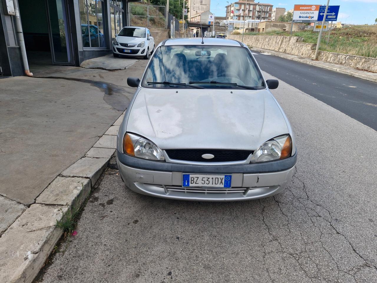 Ford Fiesta 1.2i 16V cat 5 porte Ghia