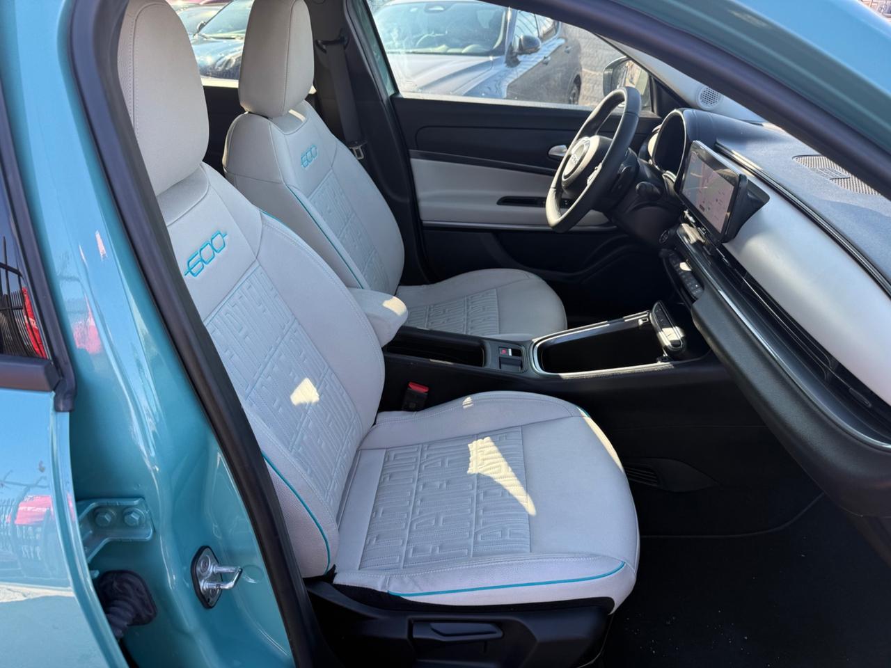 Fiat 600 Hybrid 145 CV DCT MHEV La Prima