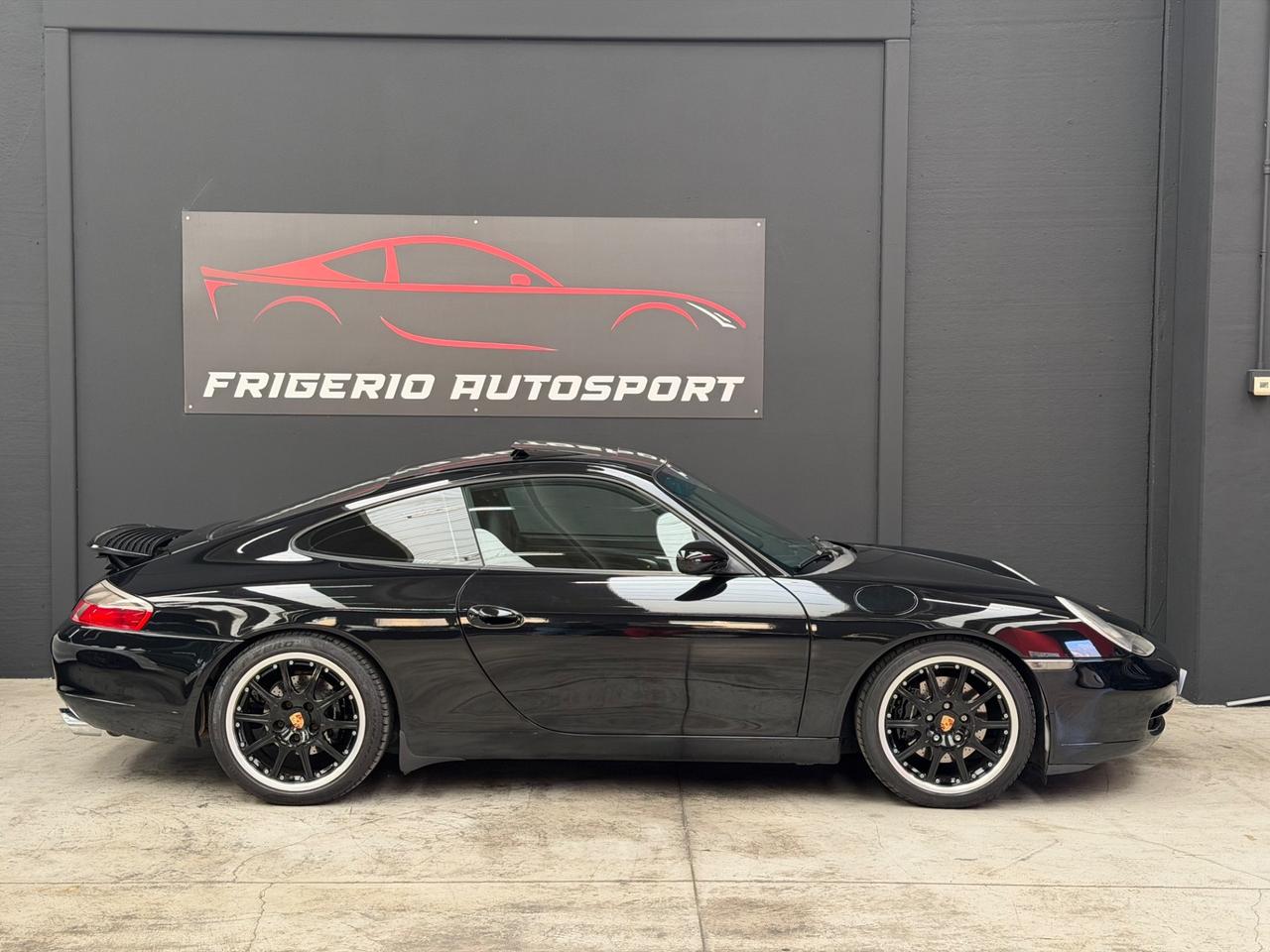 Porsche 911 Carrera cat Coupé