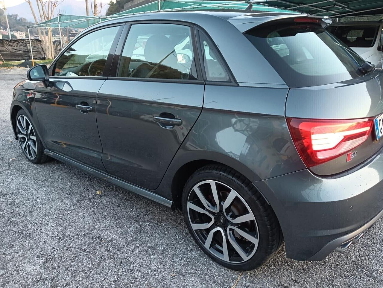 Audi A1 S1 2.0 TFSI quattro