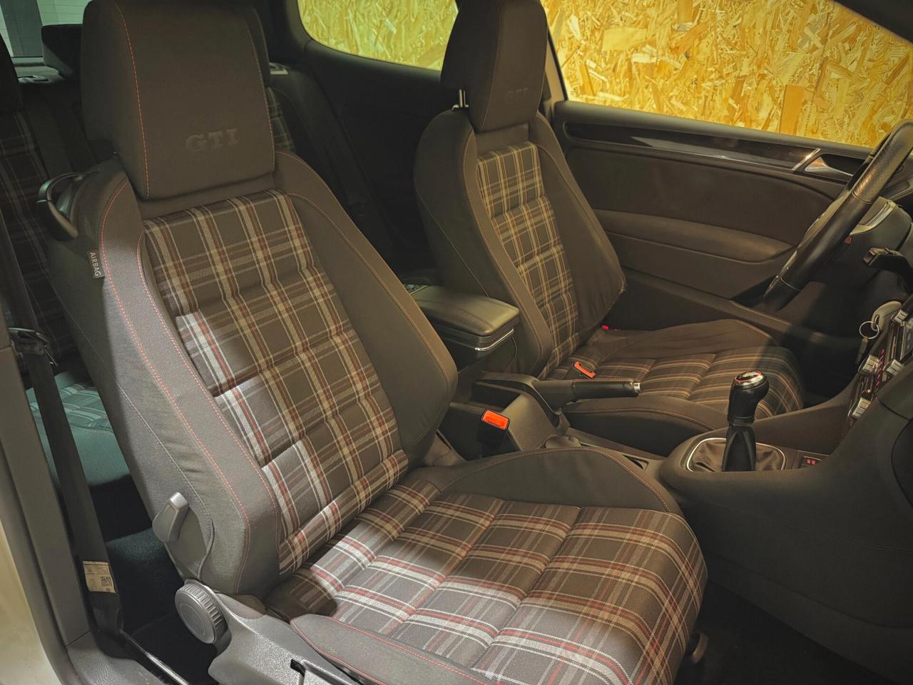 Volkswagen Golf 6 GTI 2.0 TSI - 2 PROPRIETARI