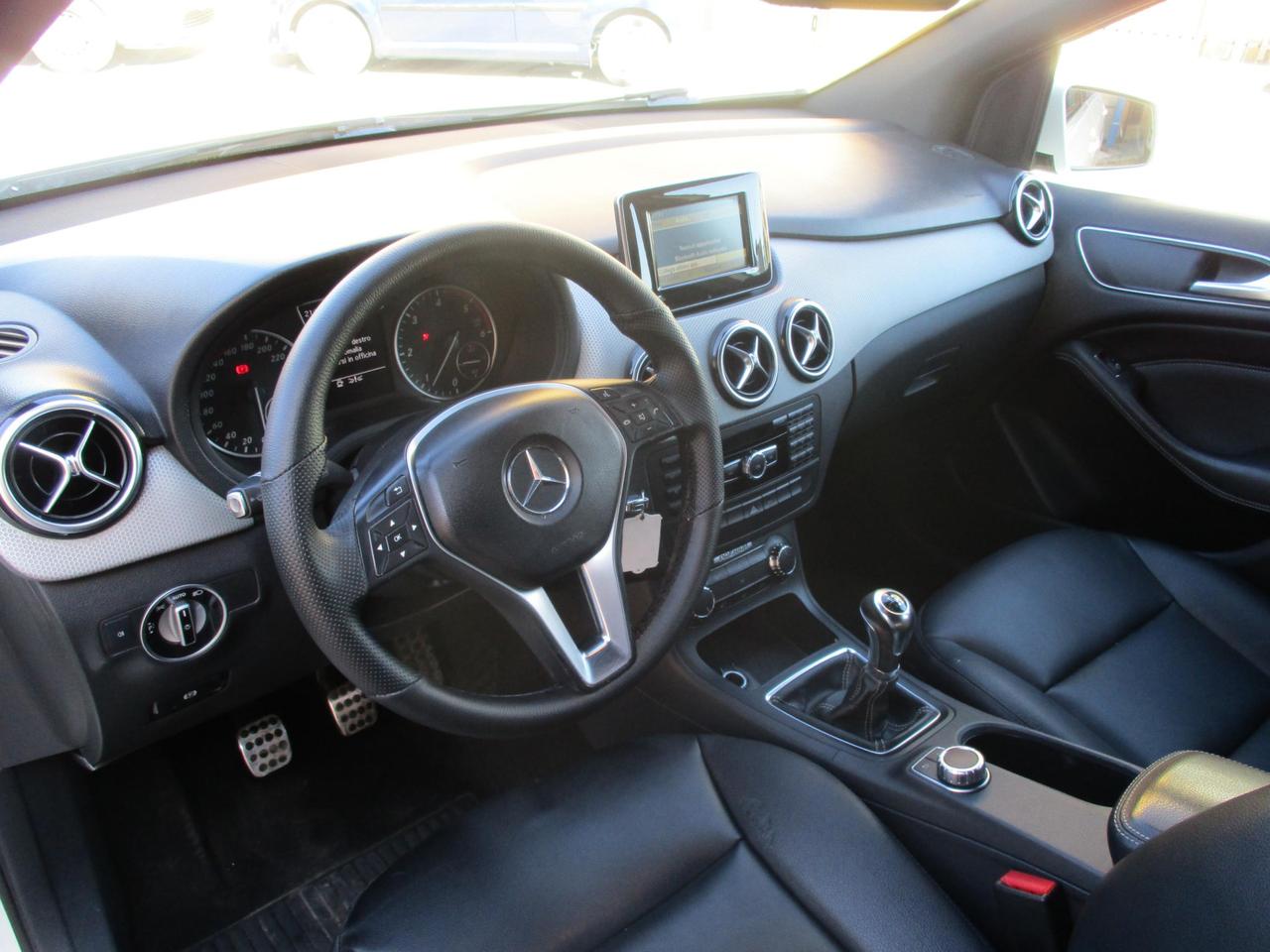 MERCEDES-BENZ B 180 CDI Premium