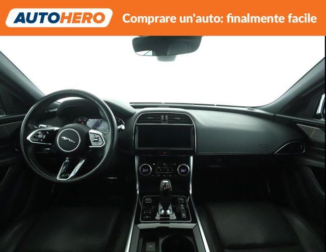 JAGUAR XE 2.0 D 204 CV aut. R-Dynamic Black