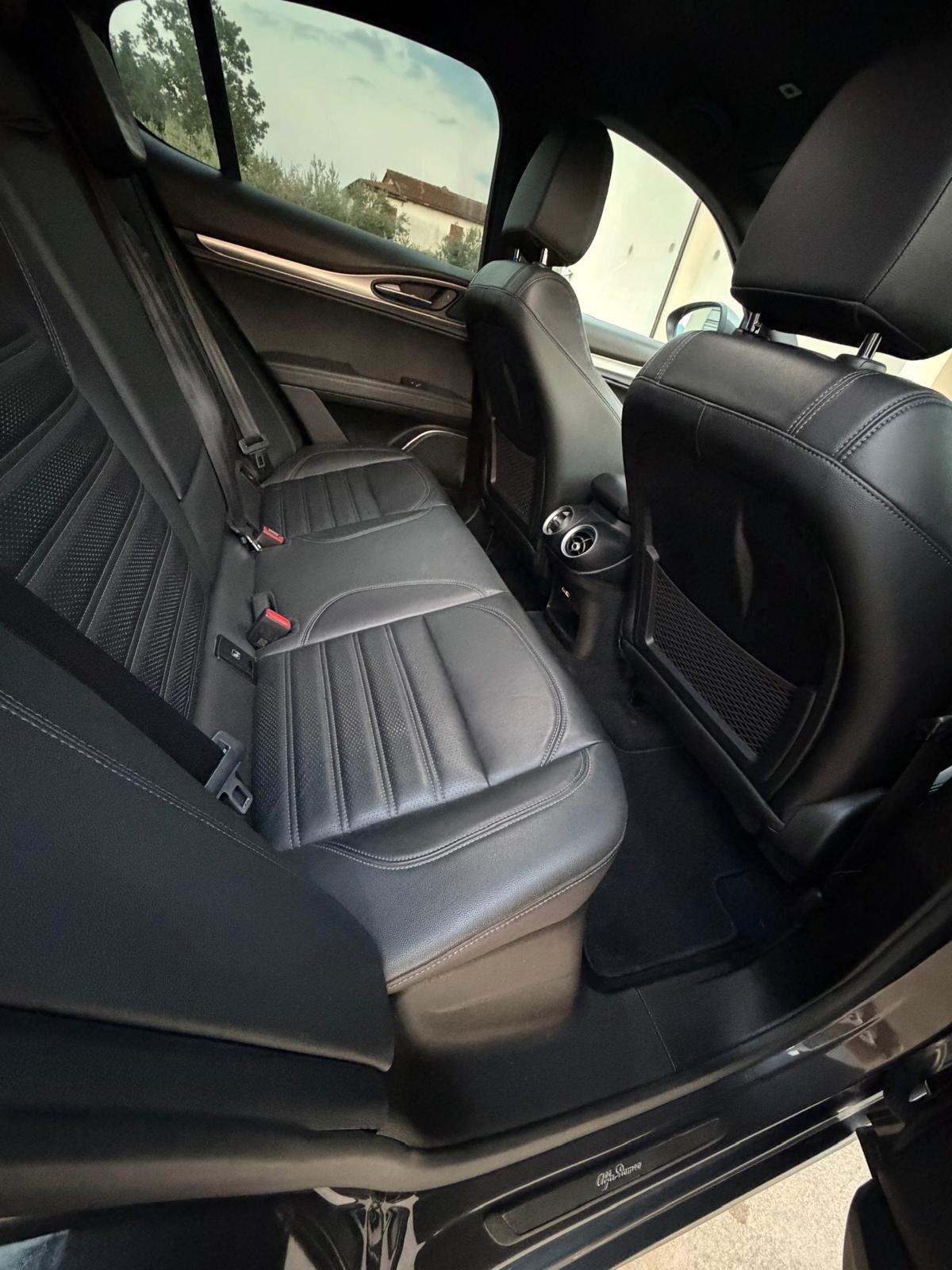Alfa Romeo Stelvio 2.2 210 CV Q4 Veloce Pack Performance