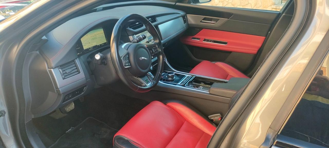 Jaguar XF 2.0 D 180 CV R-Sport