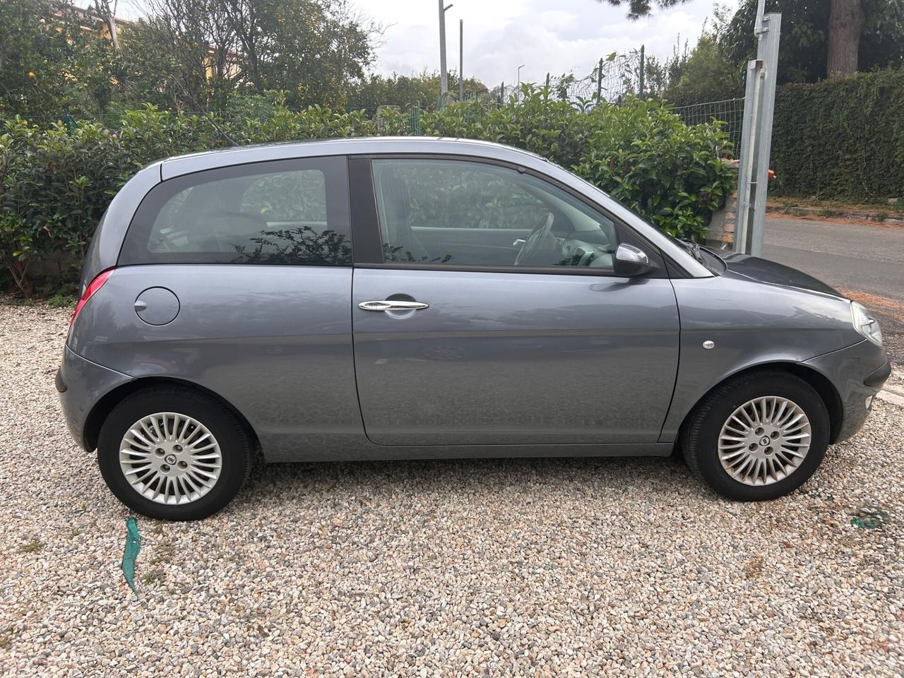 Lancia Ypsilon 1.2 16V Platino