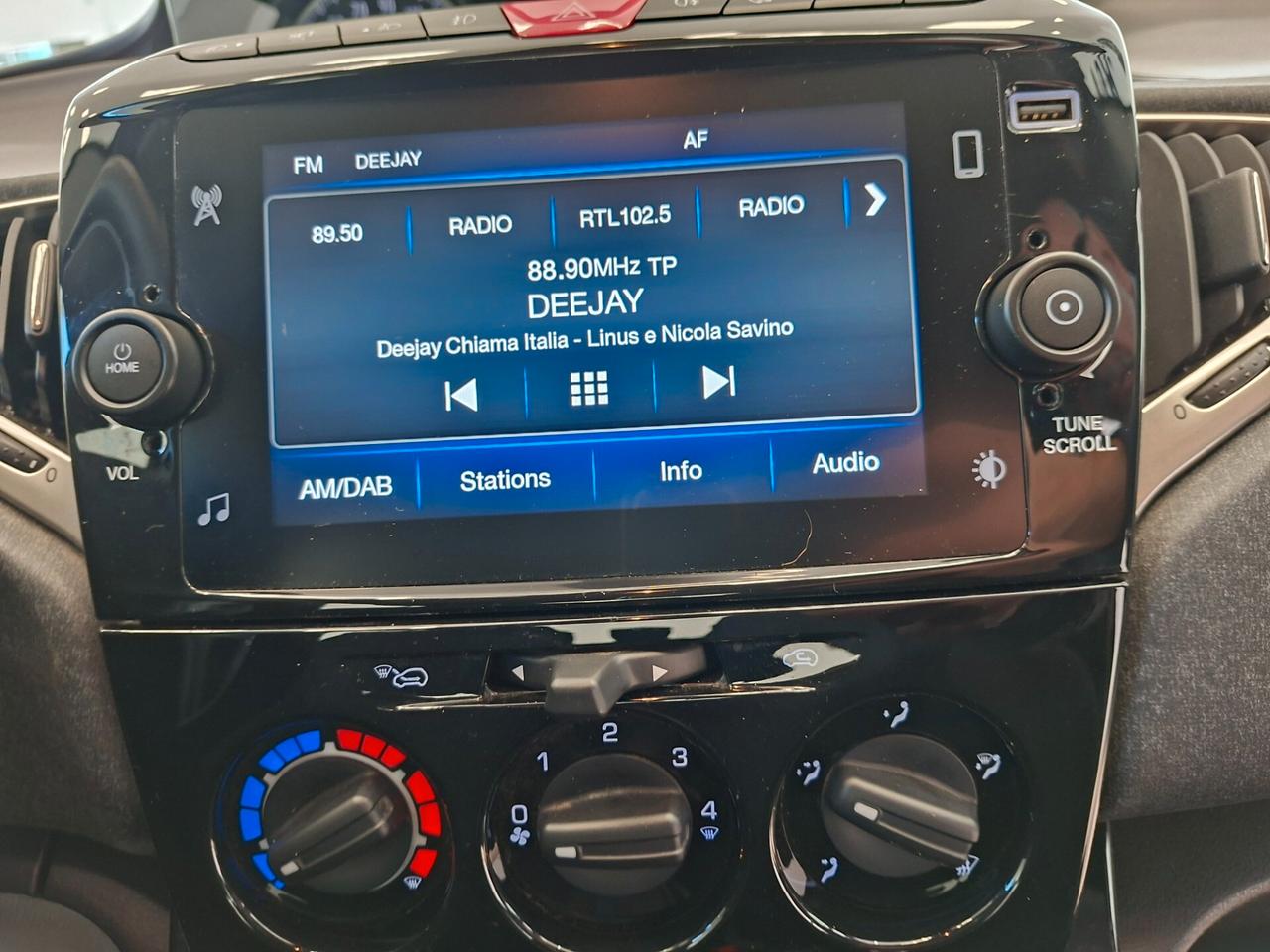 Lancia Ypsilon 1.0 FireFly 5 porte S&S Hybrid Gold