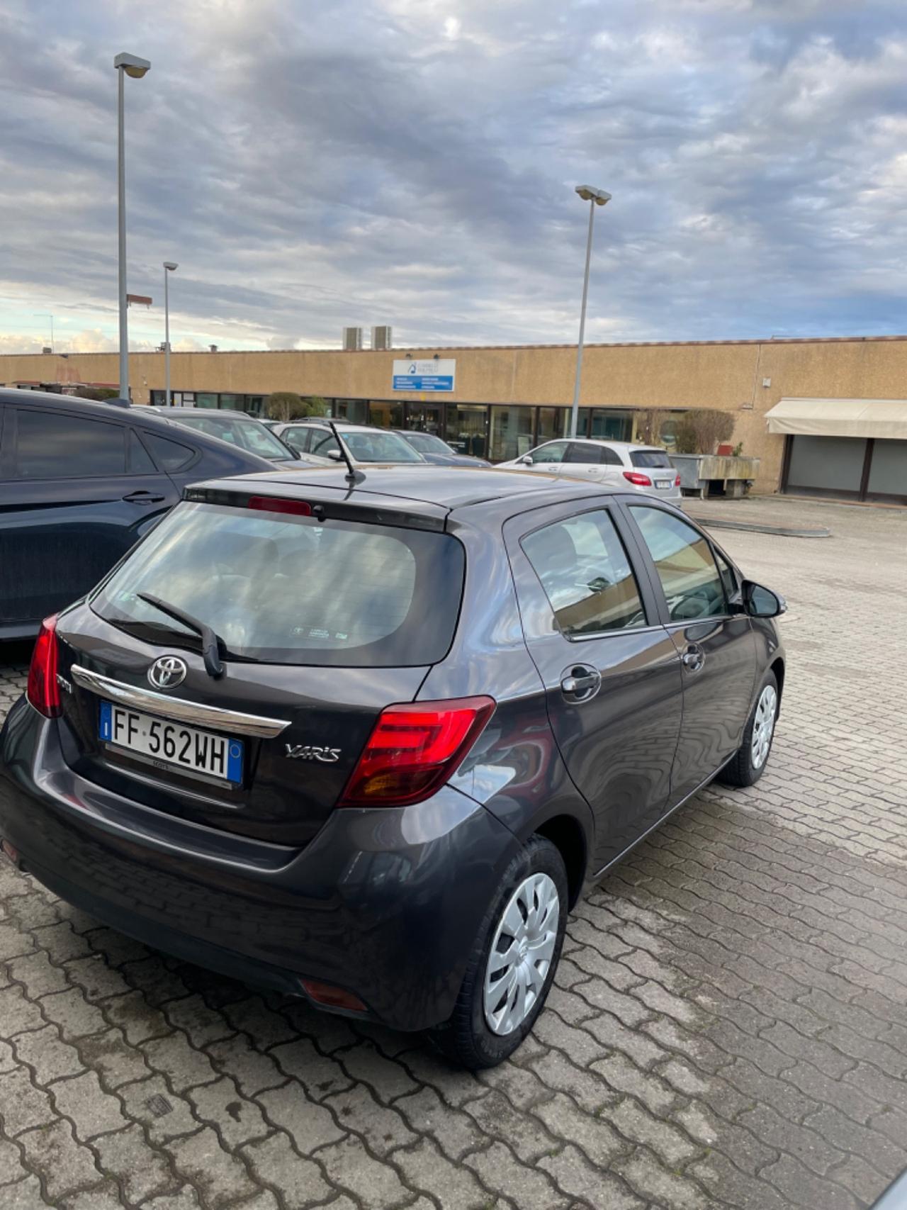 Toyota Yaris 1.0 5 porte Lounge