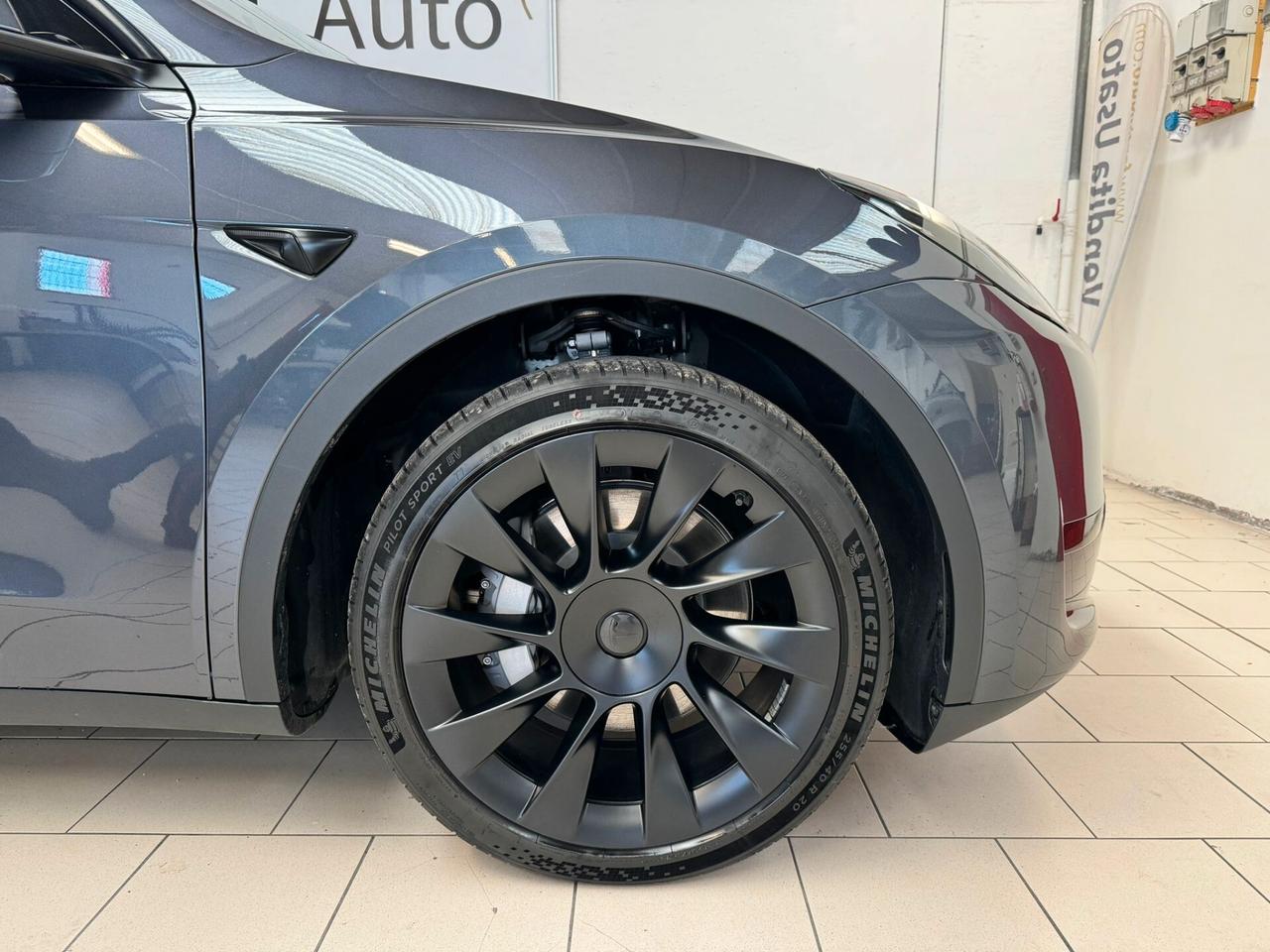 Tesla Model Y Single Motor-ANCHE SUBENTRO LEASING-LEGGI SOTTO