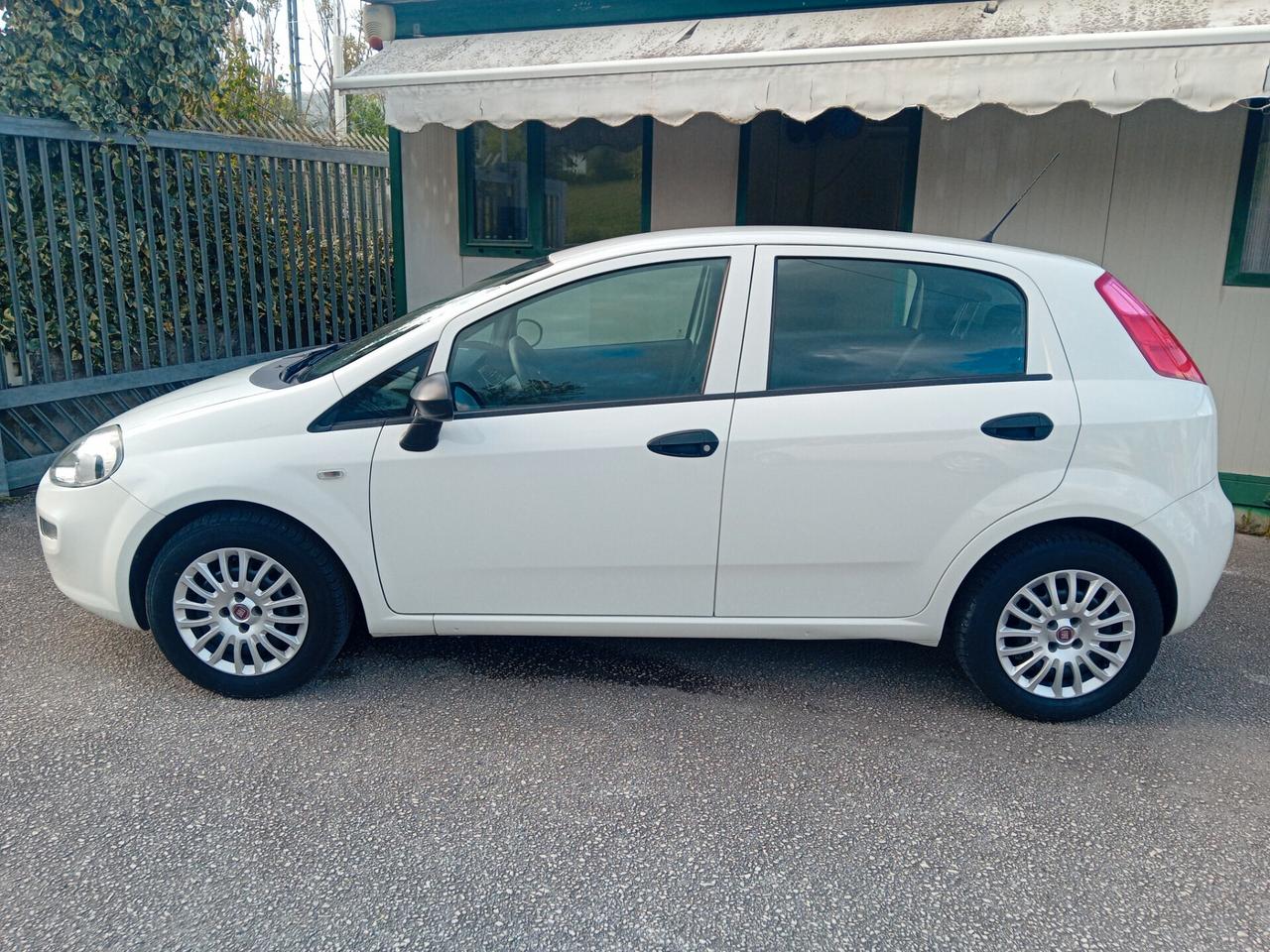 Fiat Punto 1.3 MJT II S&S 95 CV 5 porte Street