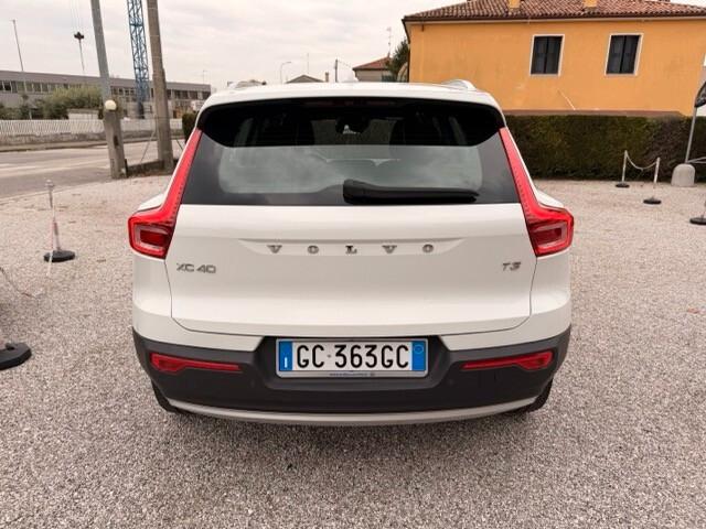 Volvo XC40 1.5 t3 163 cv Momentum Pro Automatica