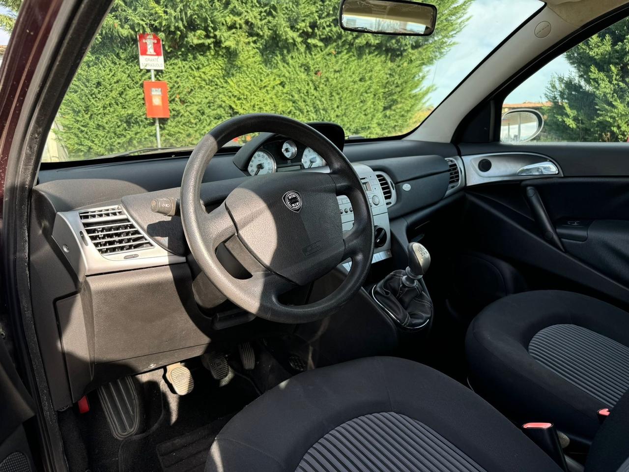 Lancia Ypsilon 1.2 Argento