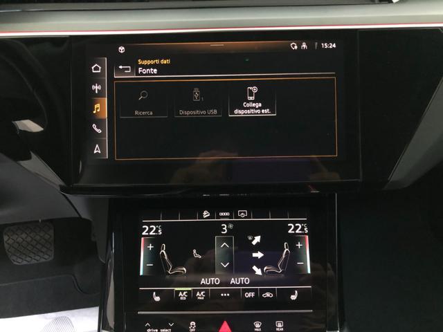 AUDI e-tron quattro