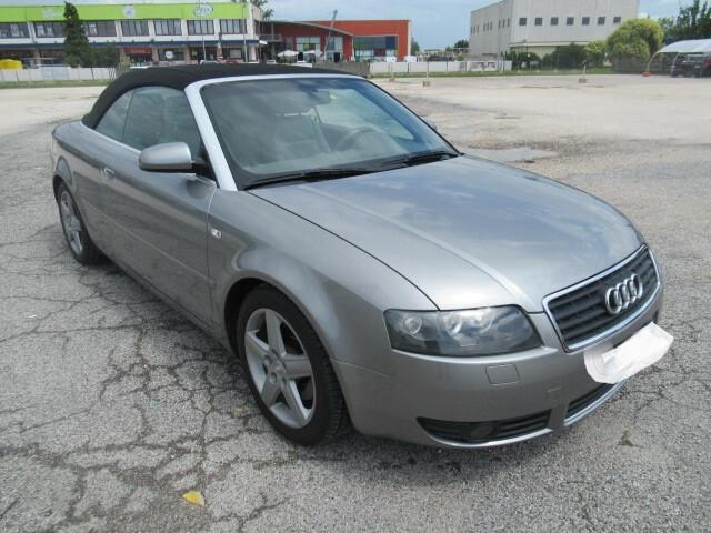 Audi A4 Cabrio 3.0 V6 ASI (bollo 120 euro/ass 250)